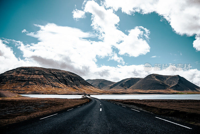 开放的乡村道路Akrafjallsvegur Snæfellsnes半岛冰岛